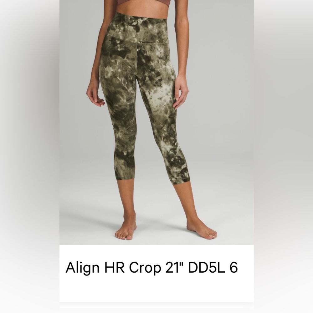 Lululemon Camouflage Cropped Leggings in great used condition.